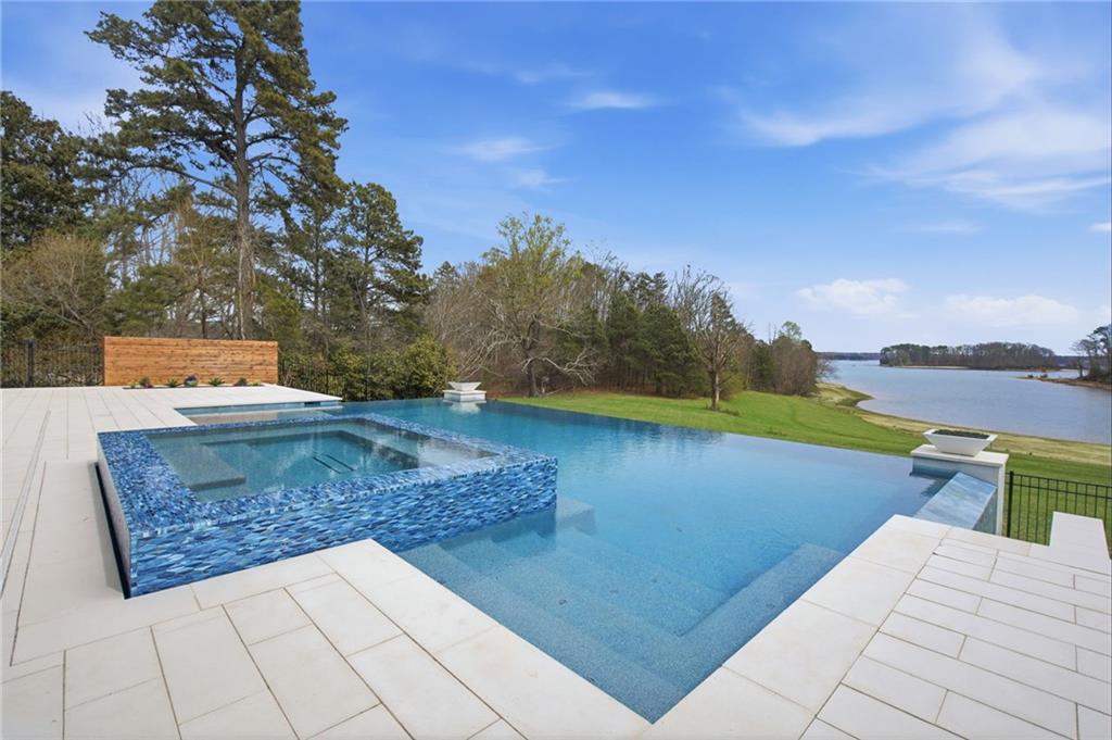 8510 Blue Heron Dr
